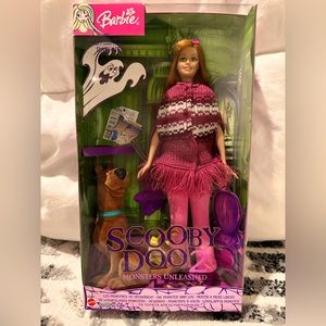 Scooby doo 2 Daphne Barbie RARE NIB
